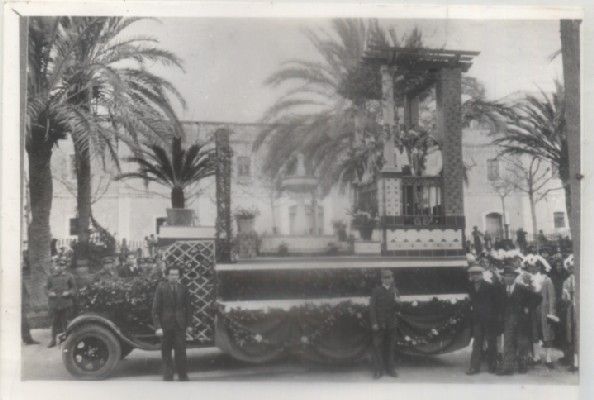 FOTO. REPRODUCCIÓN. CARNAVAL DE CÁDIZ, AÑOS 20. CARROZA FUENTE Y BALUARTE, PARQUE GENOVÉS.