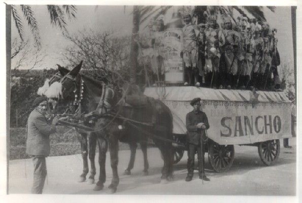FOTO. REPRODUCCIÓN. CARNAVAL DE CÁDIZ, AÑOS 20. CORO DE ARLEQUIN, PARQUE GENOVÉS.