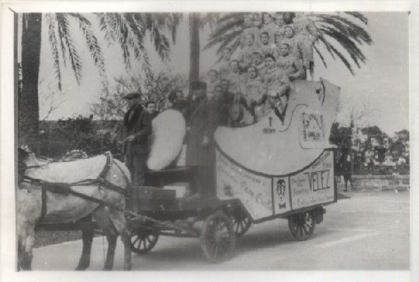 FOTO. REPRODUCCIÓN. CARNAVAL DE CÁDIZ, AÑOS 20. CORO 1º PREMIO, PARQUE GENOVÉS.