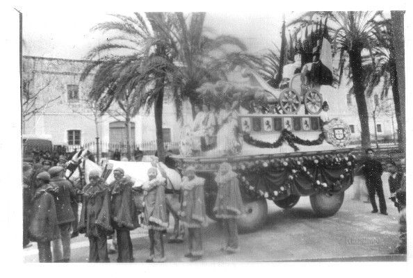 FOTO. REPRODUCCIÓN. CARNAVAL DE CÁDIZ, AÑOS 20. CARROZA DIOSA, PARQUE GENOVÉS.