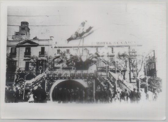 FOTO. REPRODUCCIÓN. CARNAVAL DE CADIZ, PLAZA DE SAN ANTONIO (CIGÜEÑA) 1910.