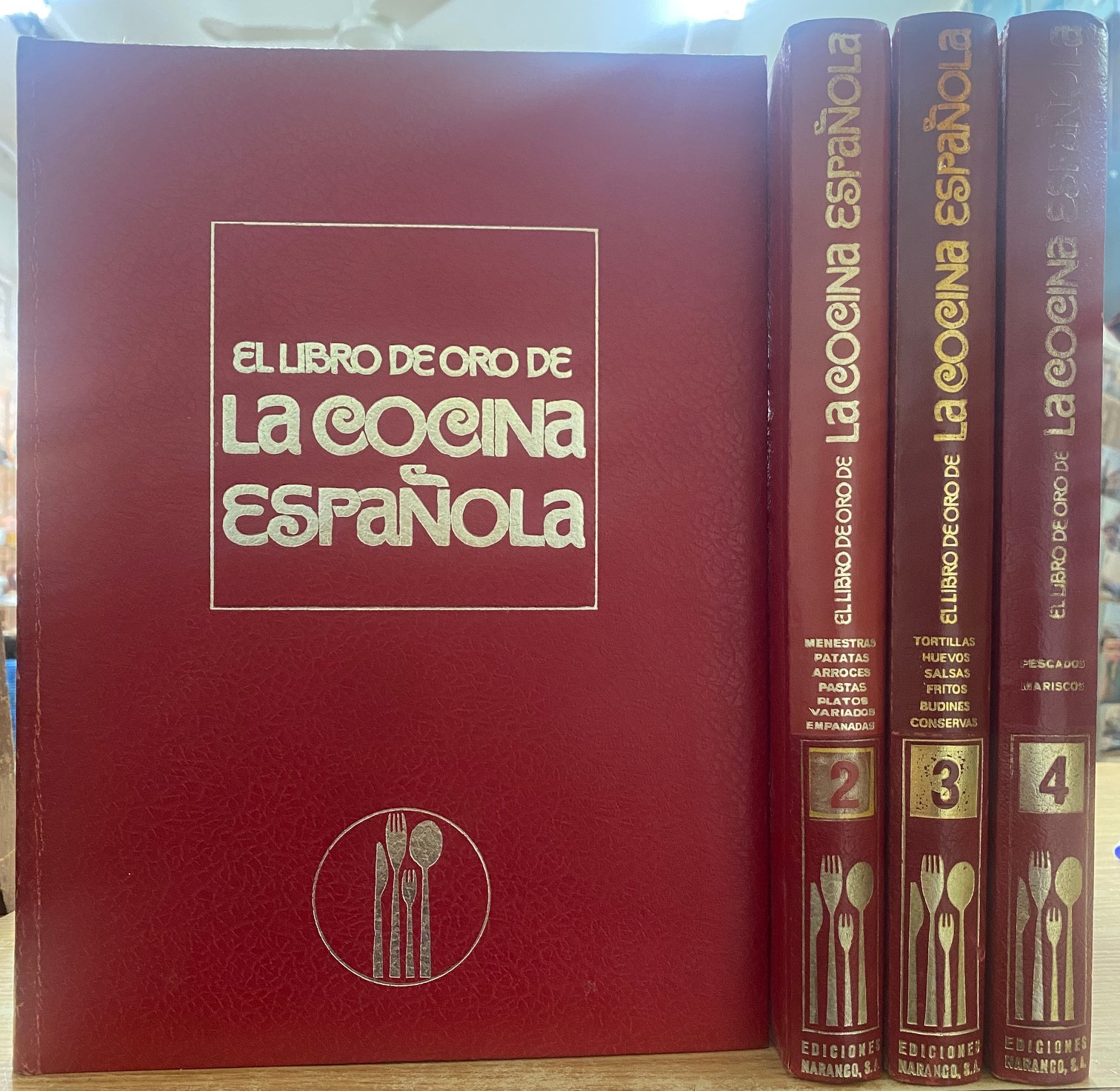 EL LIBRO DE ORO DE LA COCINA ESPAÑOLA (4 TOMOS, LEER DESCRIPCIÓN