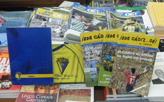 ¡ ESE CÁDIZ…OÉ!  REVISTA SOBRE EL CÁDIZ C.F. UNAS 215 REVISTAS. LEED LA DESCRIPCIÓN COMPLETA