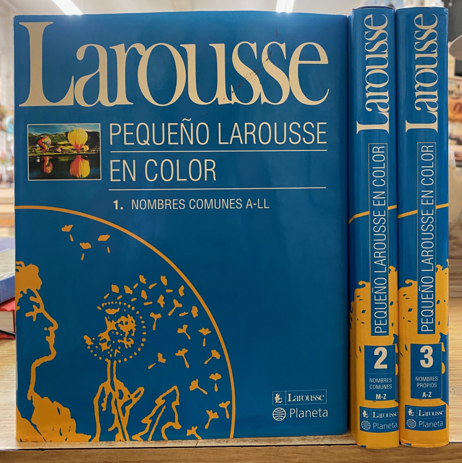 PEQUEÑO LAROUSSE EN COLOR 83 TOMOS)