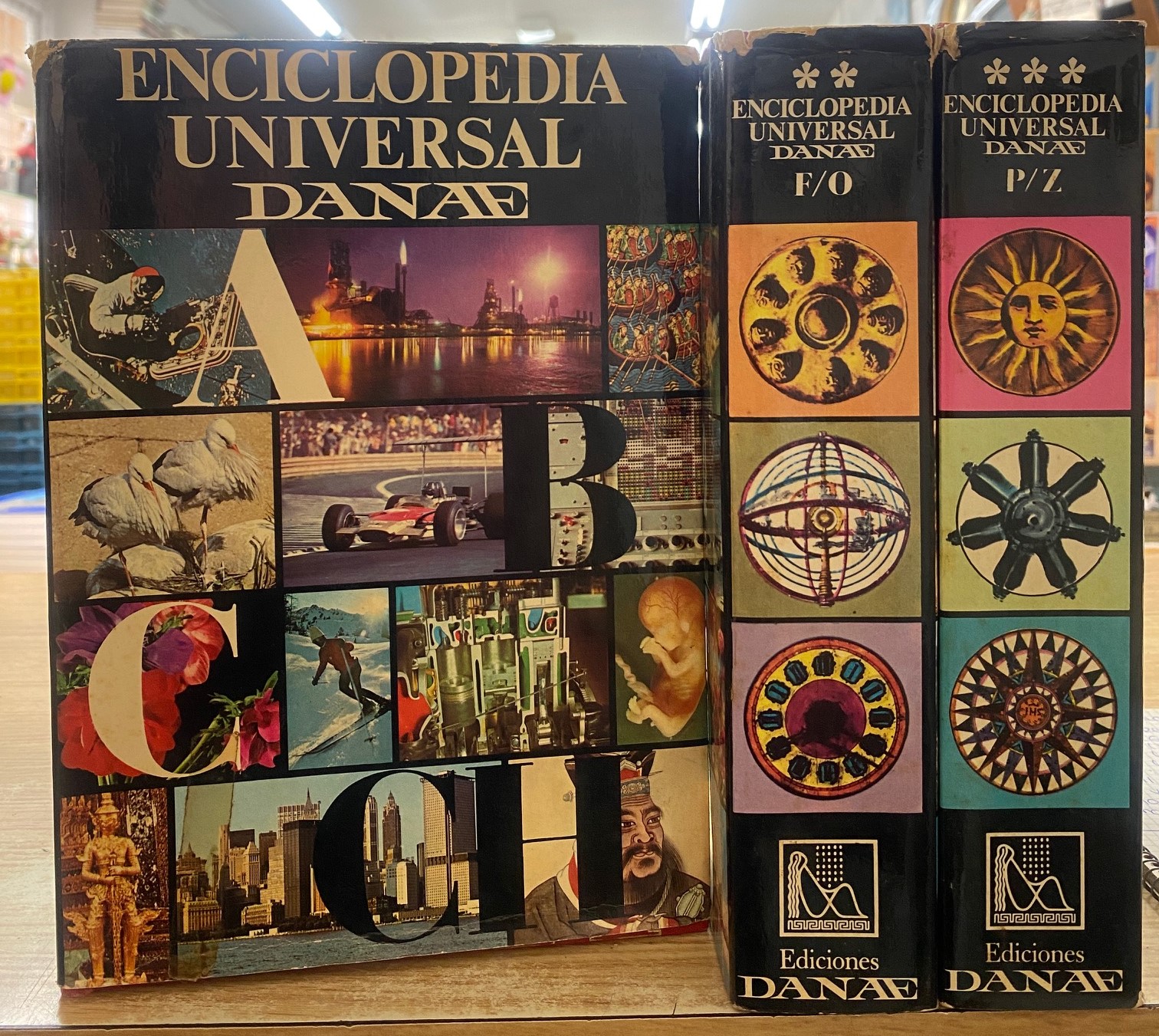 ENCICLOPEDIA UNIVERSAL DANAE (TRES TOMOS)