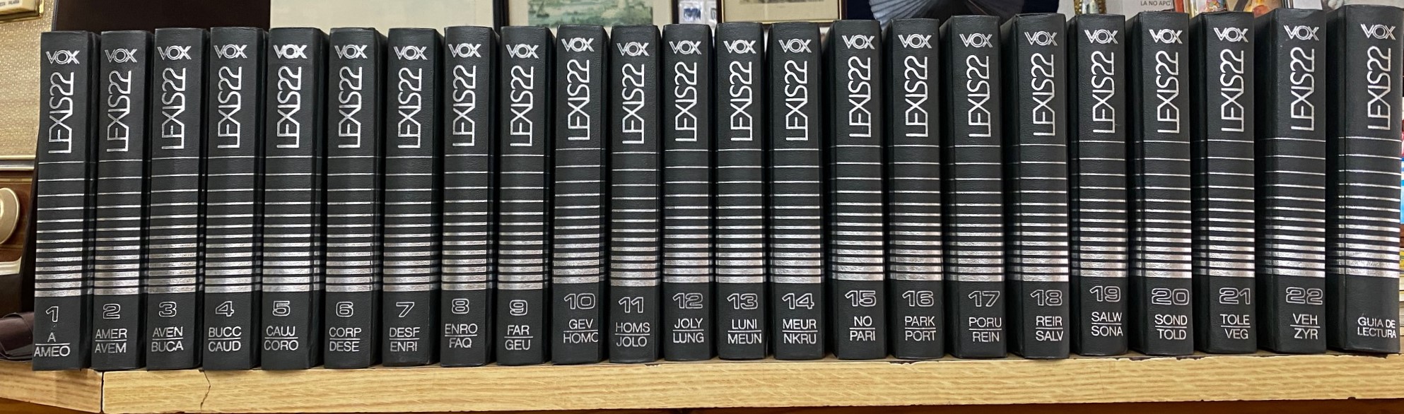 DICCIONARIO ENCICLOPEDICO VOX LEXIS 22. (22 + 1 TOMOS)