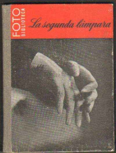 FOTO BIBLIOTECA. A SEGUNDA LAMPARA Y VUESTRA CAMARA