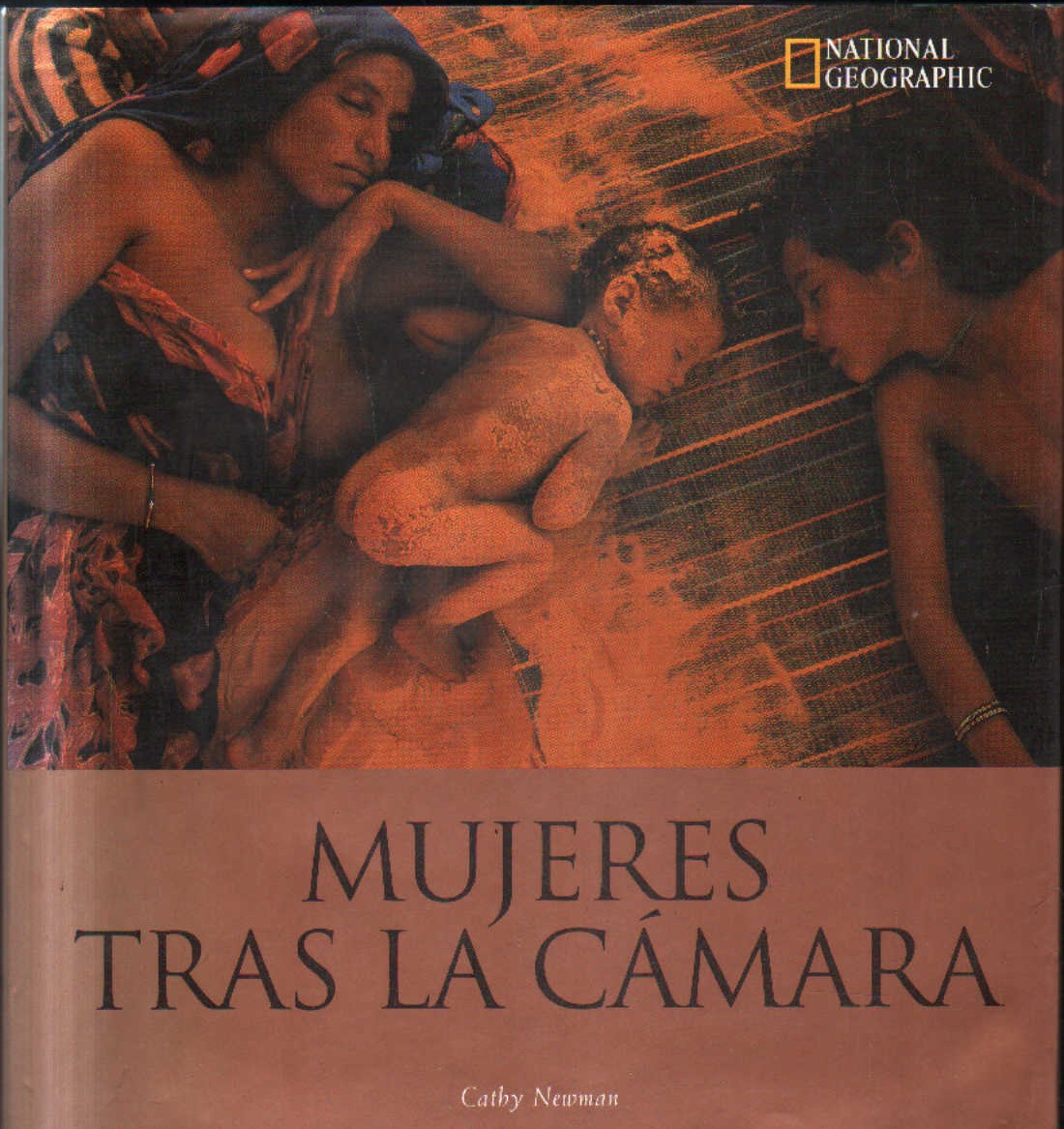 MUJERES TRAS LAS CÁMARAS