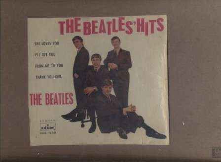 CARPETA CON ACORDES-TABLATURAS DE CANCIONES DE THE BEATLES