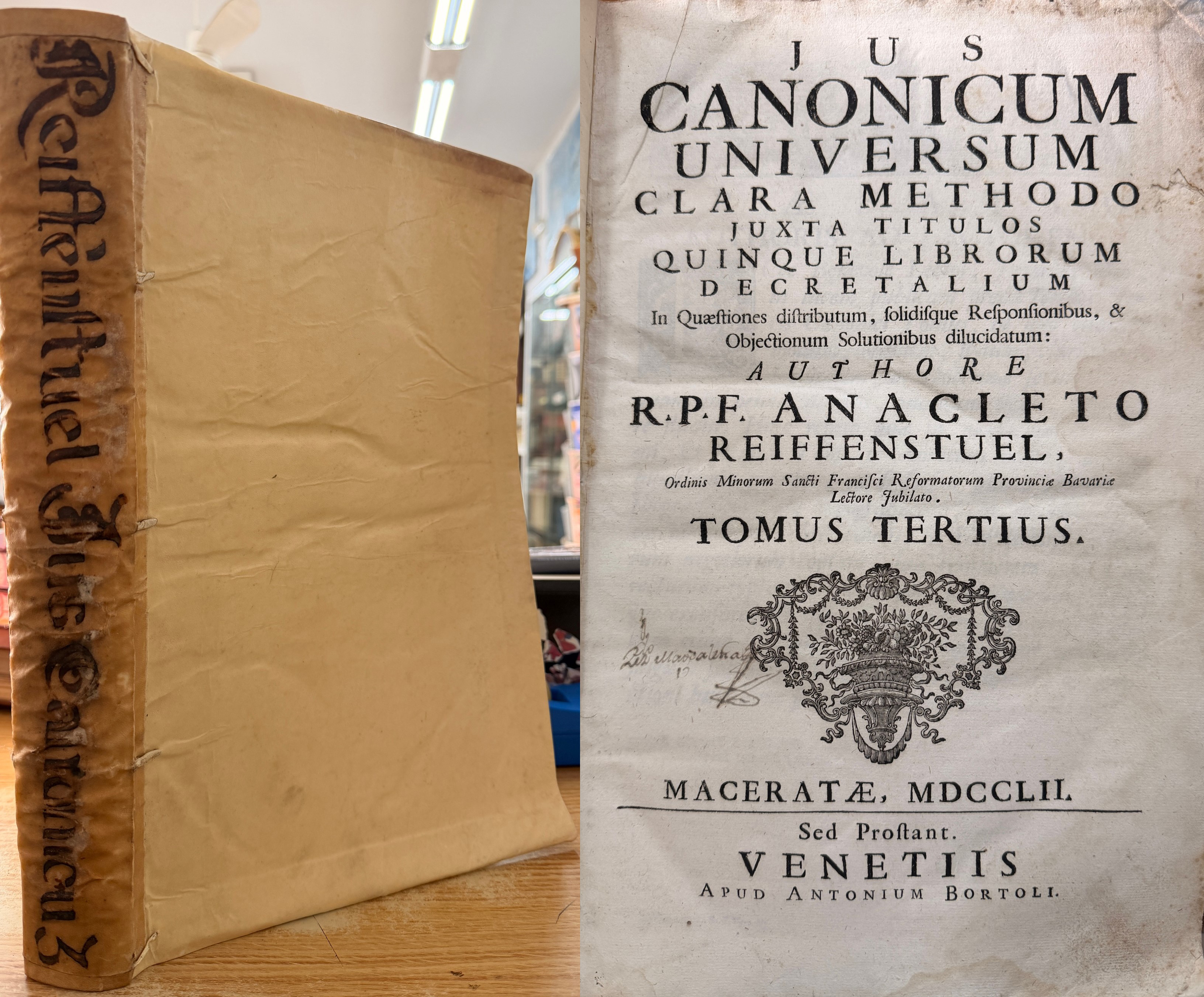 JUS CANONICUM UNIVERSUM CLARA METHODO   JUXTA TITULOS QUINQUE LIBRORUM DECRETALIUM. TOMUS TERTIUS