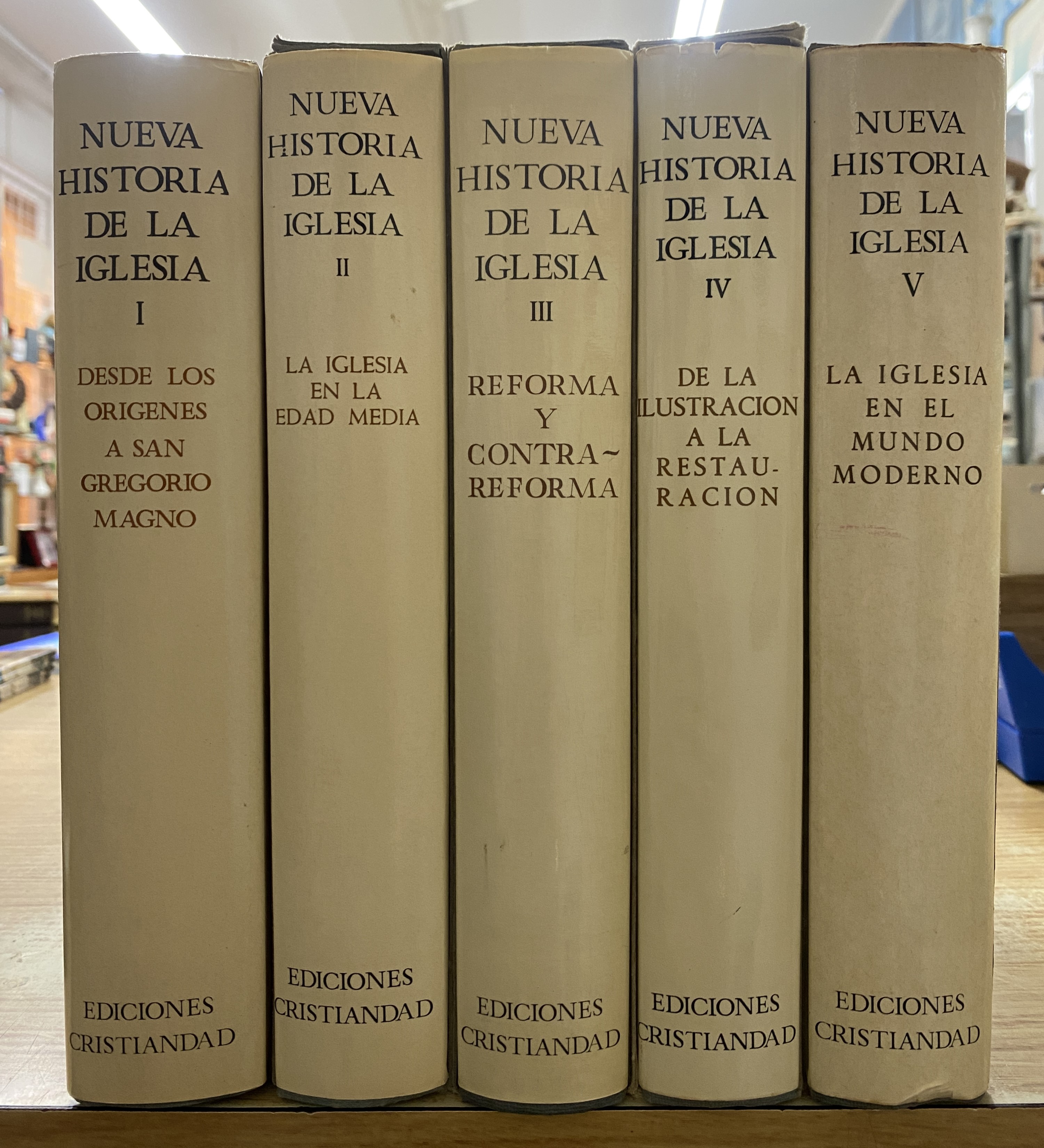 NUEVA HISTORIA DE LA IGLESIA (5 TOMOS)