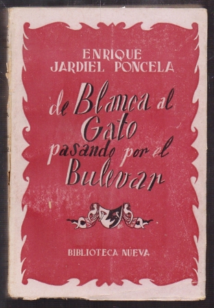 DE BLANCA AL GATO PASANDO POR EL BULEVAR.