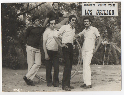 FOTOGRAFIA CONJUNTO MUSICO VOCAL LOS GRILLOS.