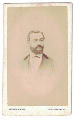FOTOGRAFIA DE CABALLERO. FOTO A. KEN EMILE BONDONNEAU, PARIS. SOBRE 1880.