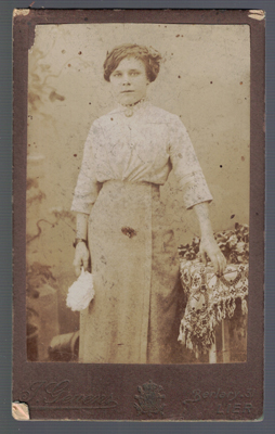 FOTOGRAFIA DE MUCHACHA. FOTO J. GENENS (LIER) SOBRE 1890.