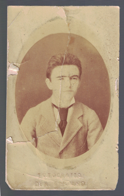 FOTOGRAFIA DE JOVEN. FOTO R. SORIANO. SOBRE 1900.