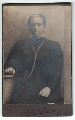 FOTOGRAFIA SRTA. FOTO ATELIER FC. FRANKEN. EUPEN. SOBRE 1900.