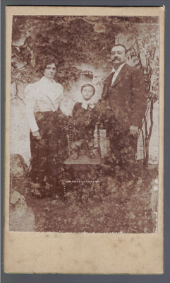 FOTOGRAFIA DE FAMILIA. SOBRE 1910.