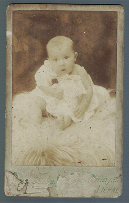 FOTOGRAFIA DE NIÑO. FOTO YULES GEUENS (LIERRE). SOBRE 1900.