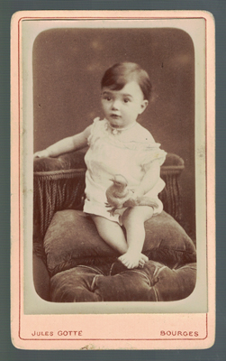 FOTOGRAFIA DE NIÑO. FOTO JULES GOTTE (BOURGES). SOBRE 1880.