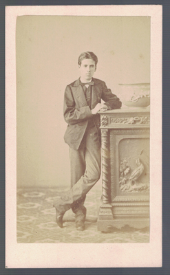 FOTOGRAFIA DE JOVEN. FOTO G. DAUTEZ, GIBRALTAR. SOBRE 1870.