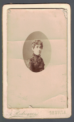 FOTOGRAFIA DE SEÑORA. FOTO A. RODRIGUEZ, SEVILLA. SOBRE 1880.