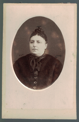 FOTOGRAFIA DE SEÑORA. FOTO F. GUTIERREZ, MADRID. SOBRE 1888.