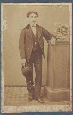 FOTOGRAFIA DE JOVEN. FOTO F. VENTURA, BARCELONA. SOBRE AÑO 1880.