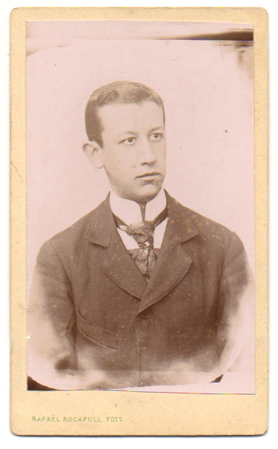FOTO DEL JOVEN AURELIO DIAZ. FOTOGRAFO RAFAEL ROCAFULL. CADIZ. SOBRE 1870.
