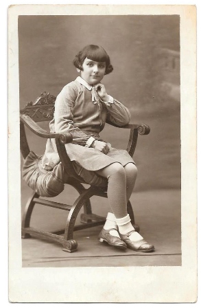 FOTOGRAFIA POSTAL DE SEÑORITA SIN CIRCULAR, SOBRE 1920