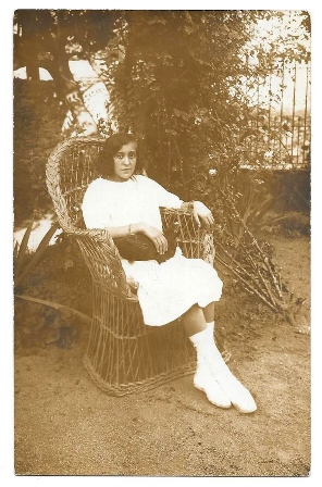 FOTOGRAFIA POSTAL SEÑORITA SIN CIRCULAR, SOBRE 1920