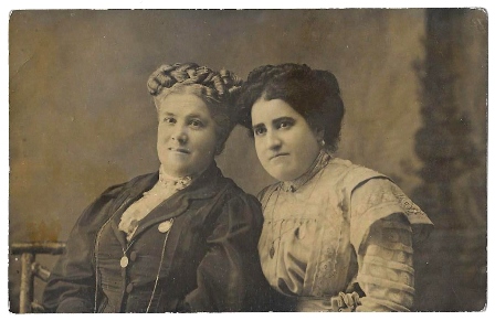 FOTOGRAFIA POSTAL PAREJA DE SEÑORAS SIN CIRCULAR,  SOBRE 1910