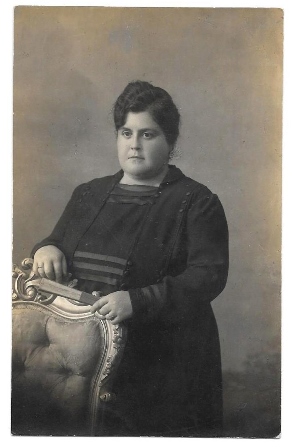 FOTOGRAFIA POSTAL DE SEÑORA, SIN CIRCULAR SOBRE 1930