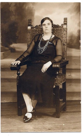 FOTOGRAFIA POSTAL DE SEÑORA, ESCRITA SIN CIRCULAR AÑO 1930