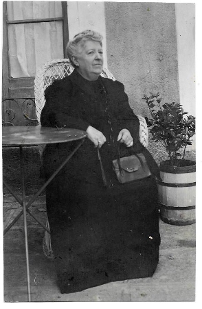 FOTOGRAFIA POSTAL DE SEÑORA, SIN CIRCULAR SOBRE 1930