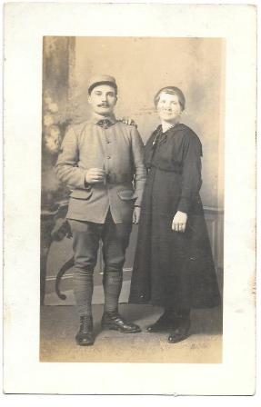 FOTOGRAFIA POSTAL DE PAREJA, SIN CIRCULAR SOBRE 1920
