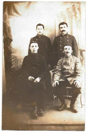 FOTOGRAFIA POSTAL GRUPO DE SOLDADOS, SIN CIRCULAR SOBRE 1920