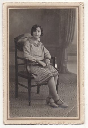 FOTOGRAFIA DE ESTUDIO SEÑORITA, CON DEDICATORIA, SOBRE 1920