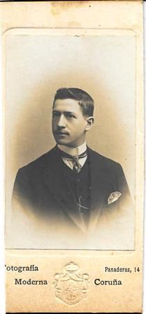 FOTO RETRATO DE JOVEN FOTOGRAFIA MODERNA (CORUÑA)