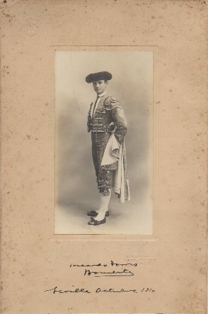 FOTOGRAFIA DE RICARDO TORRES ROMERITO. FOTO GALVACHE, MADRID. SEVILLA OCTUBRE 1910