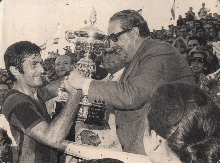 FOTO TROFEO CARRANZA 1974. BARCELONA C.F. TERCER CLASIFICADO