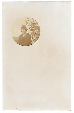 FOTO POSTAL SEÑORITA CON PEINETA SOBRE 1905 SOBRE 1910