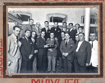 FOTO REUNION ENTREGA DE MEDALLA, FOTO IGLESIAS