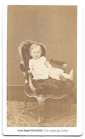 FOTOGRAFIA NIÑA SENTADA. FOTO MULNIER PARIS 1870