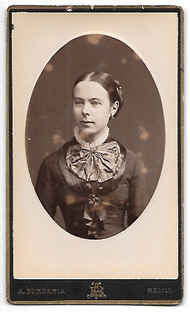 FOTOGRAFIA RETRATO DE SEÑORA EN OVALO CON RELIEVE FOTO BORDERIA FRANCIA 1870