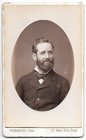 FOTOGRAFIA RETRATO DE SEÑOR EN OVALO CON RELIEVE FOTO TOURANCHET PARIS 1870