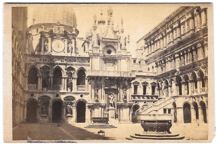FOTO CORTILE DEL PALAZZO DUCALE, VENECIA