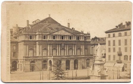 FOTO PIAZZA DELLA SCALA MILAN - FOTO GIACOMO BROGIT