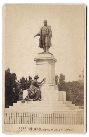 FOTO MONUMENTO A CAVOUR MILAN - FOTO GIACOMO BROGIT