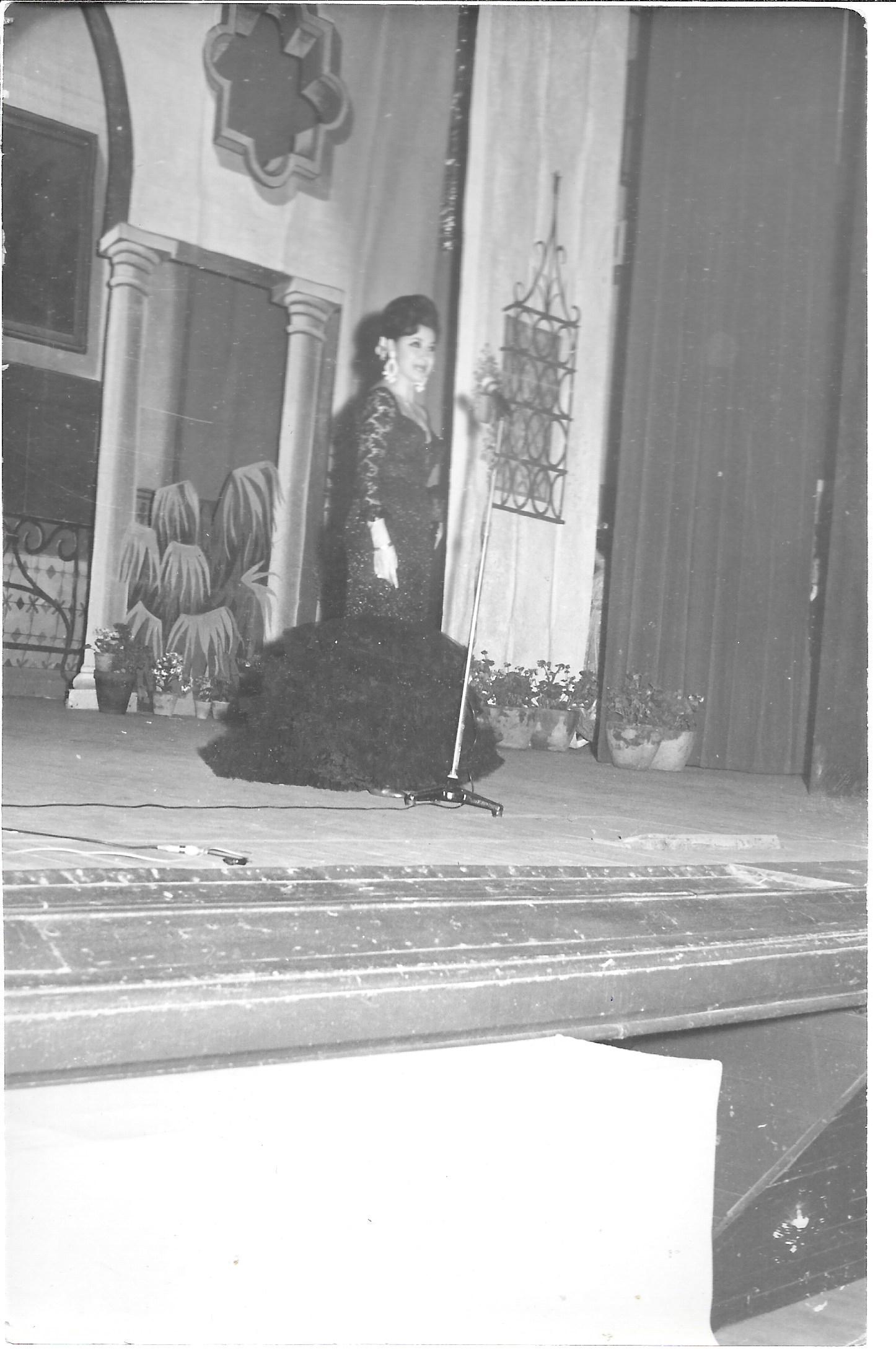 FOTOGRAFIA ACTUACION FLAMENCA EN SEVILLA 1971 ORGANIZADA POR EDUCACION Y DESCANSO
